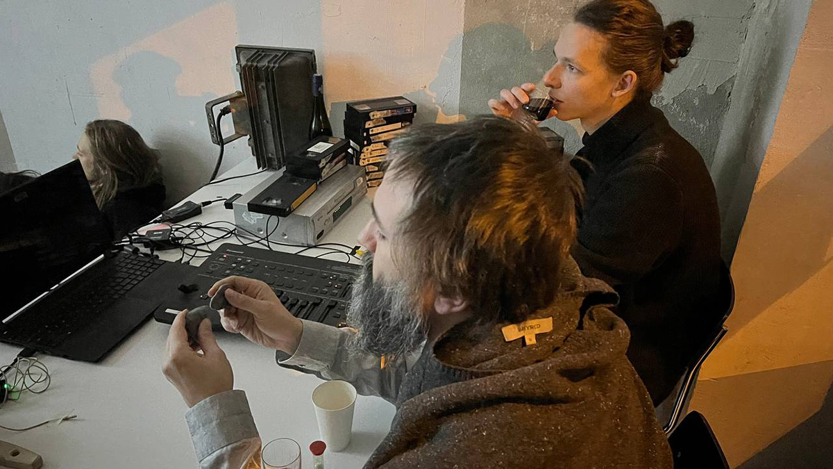 petr&nbsp;laden (&&nbsp;phlorian&nbsp;wagner) - könnten&nbsp;augen&nbsp;sehen&quest; - 03.JPG