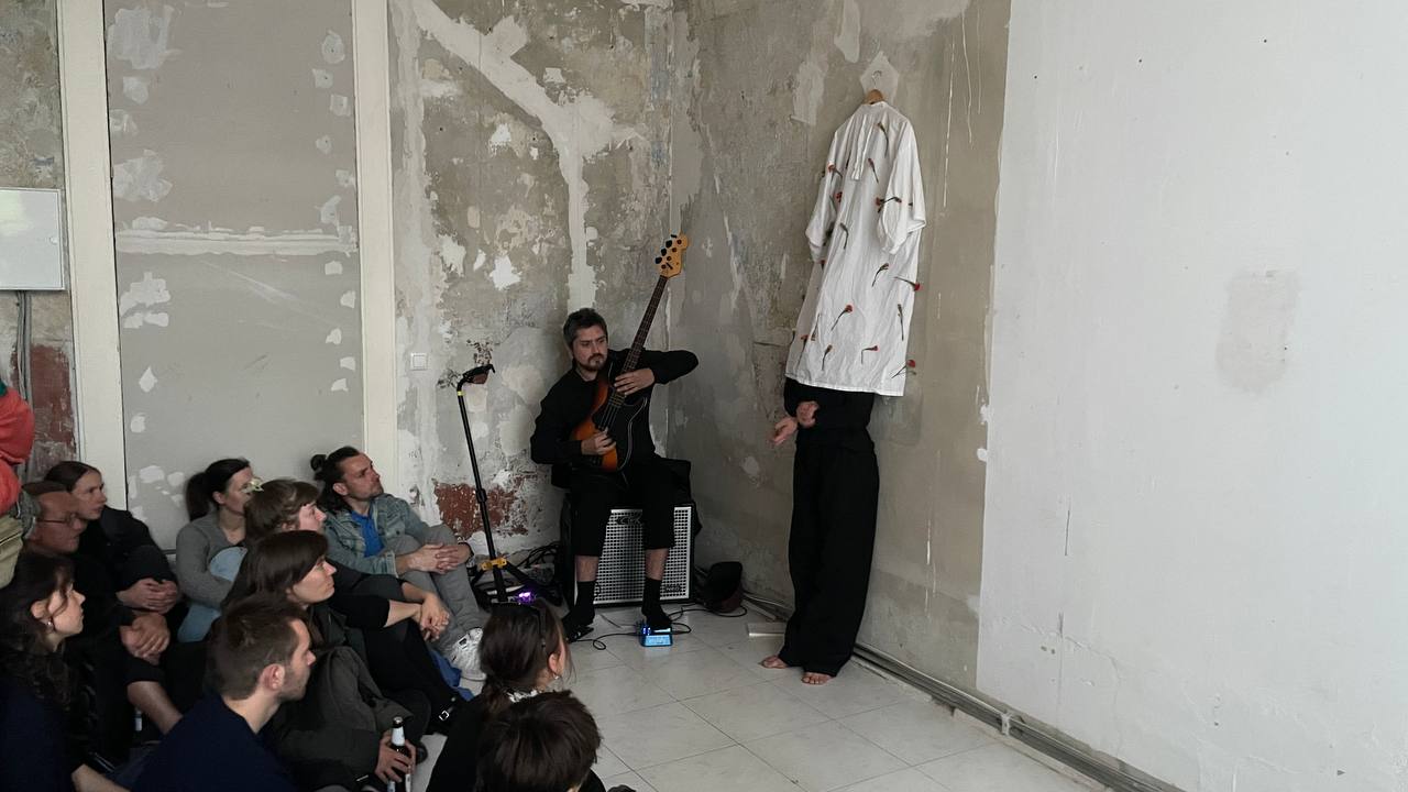 Kristina Buketova & Tomy Suil - Heute&nbsp;ist&nbsp;der&nbsp;achte&nbsp;Mai - 5836934824294730430.jpg